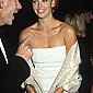 Nom du fichier=TheFashionGroupInternationalNightofStars_03.jpg
Taille du fichier=46Ko
Dimensions : 380x600
Ajouté le : 14 Janvier 2009 TheFashionGroupInternationalNightofStars_03.jpg