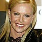 Nom du fichier=aileenlifeanddeathofserialkillercharityscreening04_20.jpg
Taille du fichier=485Ko
Dimensions : 1352x1900
Ajouté le : 11 Novembre 2008 aileenlifeanddeathofserialkillercharityscreening04_20.jpg