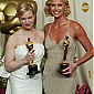 Nom du fichier=academyawardspressroom_05.jpg
Taille du fichier=411Ko
Dimensions : 1338x2000
Ajouté le : 12 Novembre 2008 academyawardspressroom_05.jpg