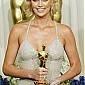 Nom du fichier=academyawardspressroom_28.jpg
Taille du fichier=427Ko
Dimensions : 1243x2000
Ajouté le : 12 Novembre 2008 academyawardspressroom_28.jpg