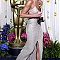 Nom du fichier=academyawardspressroom_40.jpg
Taille du fichier=457Ko
Dimensions : 1189x2000
Ajouté le : 12 Novembre 2008 academyawardspressroom_40.jpg