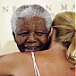 Nom du fichier=meetNelsonMandelajohannesburg_10.jpg
Taille du fichier=532Ko
Dimensions : 1912x1300
Ajouté le : 15 Novembre 2008 meetNelsonMandelajohannesburg_10.jpg