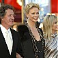 Nom du fichier=screeningpetersellersfestivalcannes_59.jpg
Taille du fichier=525Ko
Dimensions : 2023x1350
Ajouté le : 27 Décembre 2008 screeningpetersellersfestivalcannes_59.jpg
