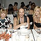 Nom du fichier=AnniversaryoftheCFDAVogueFashionFunddiner_15.JPG
Taille du fichier=598Ko
Dimensions : 1950x1300
Ajouté le : 19 Novembre 2008 AnniversaryoftheCFDAVogueFashionFunddiner_15.JPG