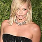Nom du fichier=AnniversaryoftheCFDAVogueFashionFund_54.jpg
Taille du fichier=523Ko
Dimensions : 1395x1900
Ajouté le : 20 Novembre 2008 AnniversaryoftheCFDAVogueFashionFund_54.jpg