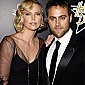 Nom du fichier=DeGrisogonoHollywoodDominosBenefiting_06.jpg
Taille du fichier=500Ko
Dimensions : 1385x1800
Ajouté le : 08 Juillet 2008 DeGrisogonoHollywoodDominosBenefiting_06.jpg