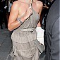 Nom du fichier=SalmaHayekAndFrancoisPinaultSecondWeddingInVenice_04.jpg
Taille du fichier=48Ko
Dimensions : 296x600
Ajouté le : 26 Avril 2009 SalmaHayekAndFrancoisPinaultSecondWeddingInVenice_04.jpg