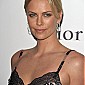 Nom du fichier=DiorVoguecelebrationofCharlizeTheronAfricaOutreachProject_40.jpg
Taille du fichier=48Ko
Dimensions : 412x600
Ajouté le : 02 Mai 2010 DiorVoguecelebrationofCharlizeTheronAfricaOutreachProject_40.jpg