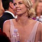 Nom du fichier=69thAnnualGoldenGlobeAwardsShow_05.jpg
Taille du fichier=321Ko
Dimensions : 1320x1950
Ajouté le : 22 Juin 2012 69thAnnualGoldenGlobeAwardsShow_05.jpg