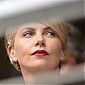 Nom du fichier=CharlizeTheronOfficialMemorialService_08.jpg
Taille du fichier=30Ko
Dimensions : 626x417
Ajouté le : 16 Décembre 2013 CharlizeTheronOfficialMemorialService_08.jpg