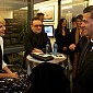 Nom du fichier=CharlizeTheronOfficialMemorialService_15.jpg
Taille du fichier=110Ko
Dimensions : 976x659
Ajouté le : 11 Décembre 2013 CharlizeTheronOfficialMemorialService_15.jpg