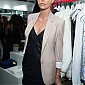 Nom du fichier=Charlize_Theron_02.jpg
Taille du fichier=450Ko
Dimensions : 1357x1950
Ajouté le : 22 Novembre 2014 Charlize_Theron_02.jpg