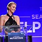 Nom du fichier=4thAnnualSeanPennandFriendsHELPHAITIHOMEGala_inside_25.jpg
Taille du fichier=376Ko
Dimensions : 1950x1296
Ajouté le : 14 Janvier 2015 4thAnnualSeanPennandFriendsHELPHAITIHOMEGala_inside_25.jpg