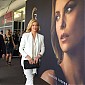 Nom du fichier=CharlizeTheronAustralianF1GrandPrix_41.jpg
Taille du fichier=66Ko
Dimensions : 640x640
Ajouté le : 16 Mars 2015 CharlizeTheronAustralianF1GrandPrix_41.jpg