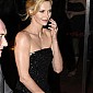 CharlizeTheronDarkPlacesParisPremiere_99_51.jpg