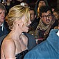 CharlizeTheronDarkPlacesParisPremiere_99_55.jpg