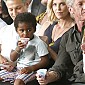 Nom du fichier=CharlizeTheronPointsLightgenerationOnBlock_20.jpg
Taille du fichier=140Ko
Dimensions : 674x1024
Ajouté le : 19 Avril 2015 CharlizeTheronPointsLightgenerationOnBlock_20.jpg