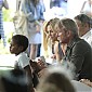 Nom du fichier=CharlizeTheronPointsLightgenerationOnBlock_32.jpg
Taille du fichier=132Ko
Dimensions : 1024x827
Ajouté le : 19 Avril 2015 CharlizeTheronPointsLightgenerationOnBlock_32.jpg