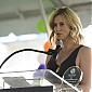 Nom du fichier=CharlizeTheronPointsLightgenerationOnBlock_42.jpg
Taille du fichier=104Ko
Dimensions : 1024x770
Ajouté le : 19 Avril 2015 CharlizeTheronPointsLightgenerationOnBlock_42.jpg