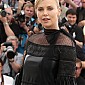 Nom du fichier=CharlizeTheronMadMaxFuryRoadPhotocall_75.jpg
Taille du fichier=481Ko
Dimensions : 1266x2000
Ajouté le : 14 Mai 2015 CharlizeTheronMadMaxFuryRoadPhotocall_75.jpg