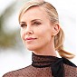 Nom du fichier=CharlizeTheronMadMaxFuryRoadPhotocall_99_79.jpg
Taille du fichier=339Ko
Dimensions : 2000x1333
Ajouté le : 16 Mai 2015 CharlizeTheronMadMaxFuryRoadPhotocall_99_79.jpg
