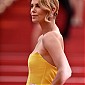 CharlizeTheronMadMaxFuryRoadPremiereCannes_15.jpg