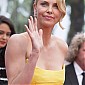 Nom du fichier=Charlize__99_16.jpg
Taille du fichier=648Ko
Dimensions : 1333x2000
Ajouté le : 15 Mai 2015 Charlize__99_16.jpg