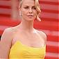 Nom du fichier=Charlize__99_26.jpg
Taille du fichier=519Ko
Dimensions : 1319x1950
Ajouté le : 15 Mai 2015 Charlize__99_26.jpg