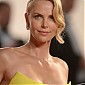 Nom du fichier=Charlize__99_30.jpg
Taille du fichier=630Ko
Dimensions : 1346x1950
Ajouté le : 15 Mai 2015 Charlize__99_30.jpg