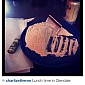 Nom du fichier=RepasMealsTwitter_06.jpg
Taille du fichier=117Ko
Dimensions : 600x900
Ajouté le : 01 Avril 2012 RepasMealsTwitter_06.jpg