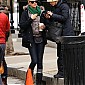 Nom du fichier=arrivesonsetofTheHatfieldsandMcCoysBoston21mars_17.jpg
Taille du fichier=178Ko
Dimensions : 747x1000
Ajouté le : 22 Mars 2013 arrivesonsetofTheHatfieldsandMcCoysBoston21mars_17.jpg