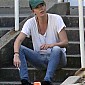 Nom du fichier=PausefilmingDarkPlaces27aout_11.jpg
Taille du fichier=95Ko
Dimensions : 500x750
Ajouté le : 28 Août 2013 PausefilmingDarkPlaces27aout_11.jpg