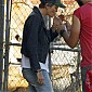 Nom du fichier=PausefilmingDarkPlaces27aout_20.jpg
Taille du fichier=697Ko
Dimensions : 1333x2000
Ajouté le : 28 Août 2013 PausefilmingDarkPlaces27aout_20.jpg