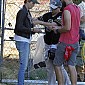 Nom du fichier=PausefilmingDarkPlaces27aout_22.jpg
Taille du fichier=813Ko
Dimensions : 1334x2000
Ajouté le : 28 Août 2013 PausefilmingDarkPlaces27aout_22.jpg