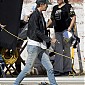 Nom du fichier=PausefilmingDarkPlaces27aout_38.jpg
Taille du fichier=547Ko
Dimensions : 1334x2000
Ajouté le : 28 Août 2013 PausefilmingDarkPlaces27aout_38.jpg