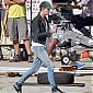 Nom du fichier=PausefilmingDarkPlaces27aout_42.jpg
Taille du fichier=562Ko
Dimensions : 1333x2000
Ajouté le : 28 Août 2013 PausefilmingDarkPlaces27aout_42.jpg