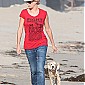 Nom du fichier=20090606walkswithherdogsinMalibu_07.JPG
Taille du fichier=351Ko
Dimensions : 961x1391
Ajouté le : 14 Juin 2009 20090606walkswithherdogsinMalibu_07.JPG