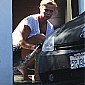 Nom du fichier=CarwashinfrontofherhouseinMalibu_01.jpg
Taille du fichier=117Ko
Dimensions : 737x920
Ajouté le : 31 Août 2009 CarwashinfrontofherhouseinMalibu_01.jpg