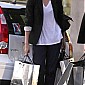 OutShoppingInWestHollywood8nov_03.jpg