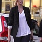 OutShoppingInWestHollywood8nov_07.jpg