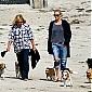 Nom du fichier=andhermomwalkdogsonbeachMalibu_03.JPG
Taille du fichier=350Ko
Dimensions : 1053x842
Ajouté le : 14 Juin 2009 andhermomwalkdogsonbeachMalibu_03.JPG
