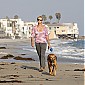 Nom du fichier=onthebeachwithherdoginLosAngeles16aout_09.jpg
Taille du fichier=261Ko
Dimensions : 1377x1400
Ajouté le : 17 Août 2009 onthebeachwithherdoginLosAngeles16aout_09.jpg