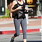 outingreyleggingsWestHollywoodFev10_03.jpg