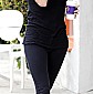 22marsLeavingNailSaloninLA_02.jpg