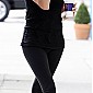22marsLeavingNailSaloninLA_08.jpg