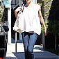 Nom du fichier=outinWestHollywood30avril_08.jpg
Taille du fichier=438Ko
Dimensions : 1309x1800
Ajouté le : 02 Mai 2010 outinWestHollywood30avril_08.jpg