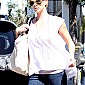 Nom du fichier=outinWestHollywood30avril_10.jpg
Taille du fichier=421Ko
Dimensions : 1309x1800
Ajouté le : 02 Mai 2010 outinWestHollywood30avril_10.jpg