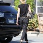 Nom du fichier=leavingastudioinBeverlyHills_20.JPG
Taille du fichier=420Ko
Dimensions : 1247x1800
Ajouté le : 17 Juillet 2010 leavingastudioinBeverlyHills_20.JPG