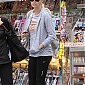 headingtothegymwithhermom_05.JPG