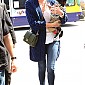 Nom du fichier=atLAXAirportwithJackson_03.jpg
Taille du fichier=154Ko
Dimensions : 634x994
Ajouté le : 08 Mai 2012 atLAXAirportwithJackson_03.jpg